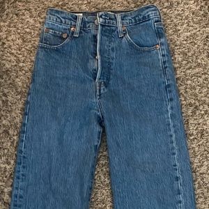 Levi’s Womens Jeans - Ribcage Straight Ankle - Size 23